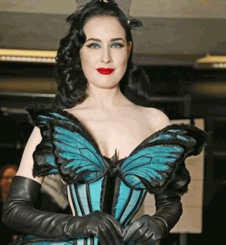 Полуобнаженная Дита Фон Тиз блистает на показе Jean Paul Gaultier