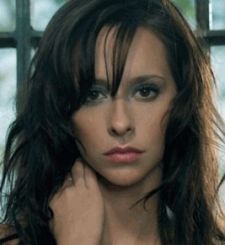 Молодая мама Дженнифер Лав Хьюитт показала уставшее лицо без косметики