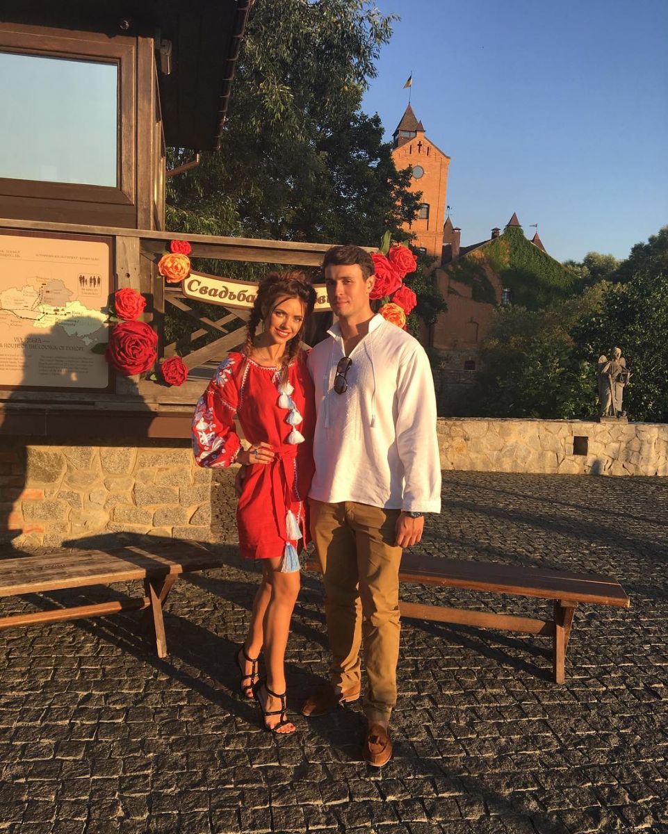 В сети появились первые снимки со свадьбы Ольги Горбачевой и Юрия Никитина в украинском стиле