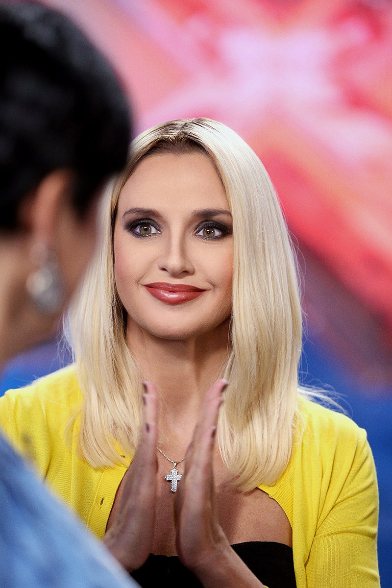 Оксана Марченко стала платиновой блондинкой