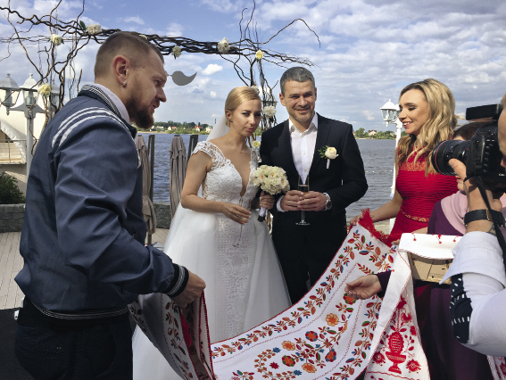 Лучшая свадьба лета: Тоня Матвиенко и Арсен Мирзоян поделились новыми фото