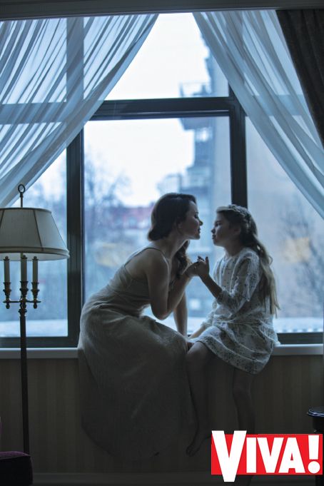 Лилия Подкопаева поделилась редким фото повзрослевшей дочери Каролины