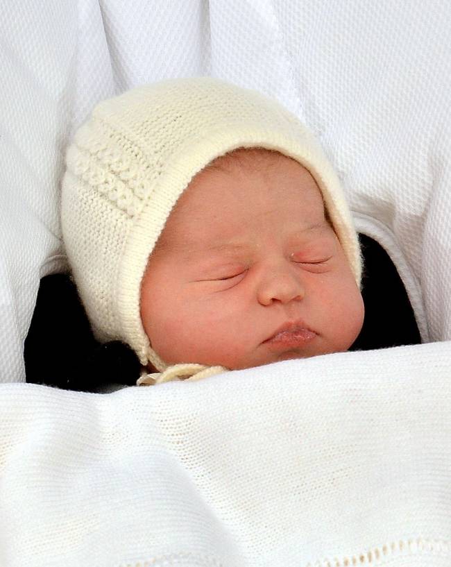 Кейт Миддлтон и принц Уильям назвали новорожденную принцессу Шарлоттой