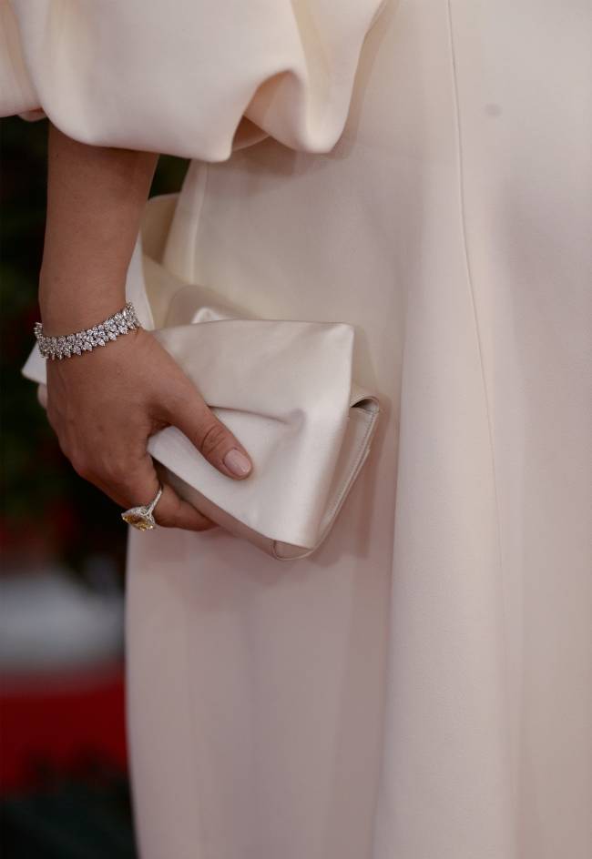 Беременная Натали Портман блистает в роскошном белоснежном платье Dior