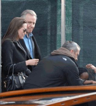 Анджелина Джоли помирилась с отцом