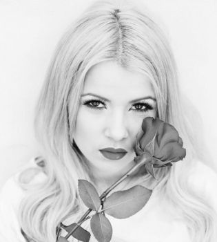 Мика Ньютон 1