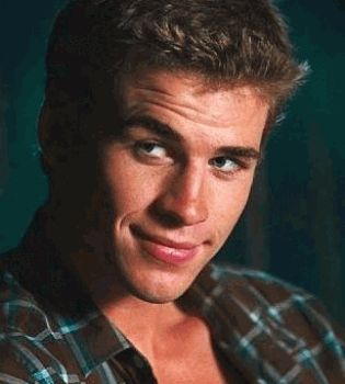 Лиам Хемсворт