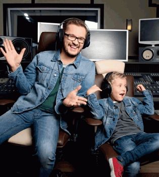 Александр Пономарев с сыном