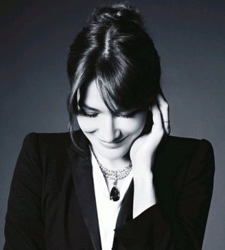 Карла Бруни новое