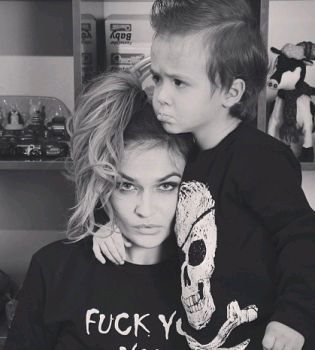 Алена Водонаева и сын Богдан