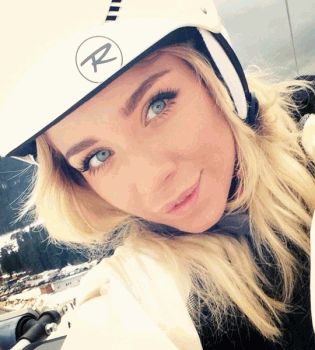 Девушка Блонда