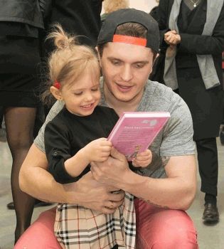 Анатолий Анатолич с дочкой