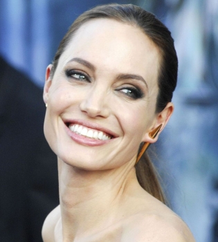 Анджелина Джоли лицо крупный план