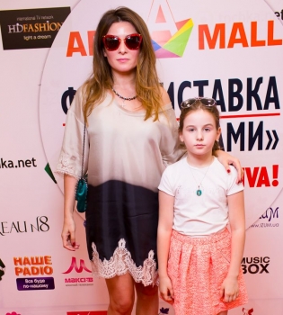 Жанна Бадоева с дочерью