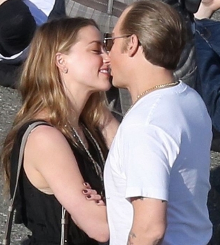 Джонни Депп и Эмбер Херд влюблены