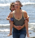 Милла Йовович показала подросшую дочь