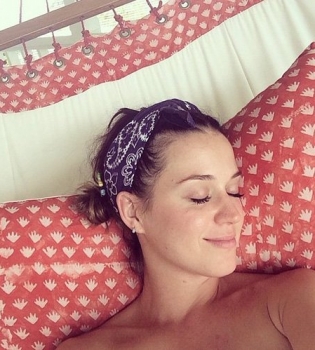 Кэти Перри показала фигуру в бикини