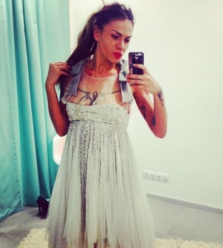 Даша Ши в свадебном платье