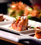 Лосось с имбирем и миндалем