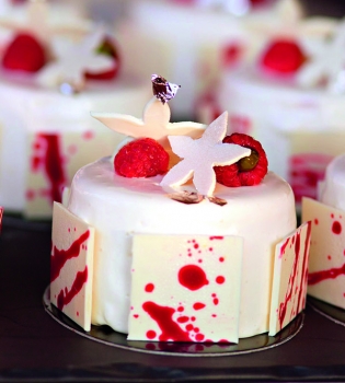 Десерт из белого шоколада