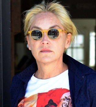 Шэрон Стоун шокировала лицом без макияжа