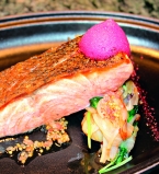 Лосось со свекольной пенкой