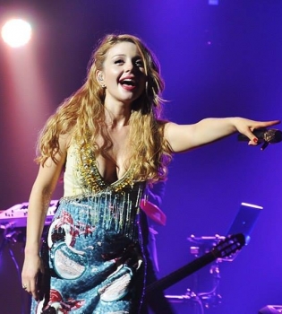 Тина Кароль платье Miu Miu Haute Couture