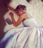 Хайден Панеттьери обнажила беременный животик