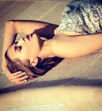 Виктория Боня позирует с мужем