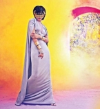 Рианна позирует в парандже