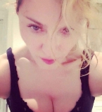 Мадонна опубликовала пикантные &laquo;селфи&raquo;