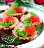 Тарталетки с авокадо и икрой