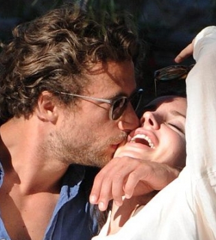 Лана Дель Рей закрутила роман с известным итальянским фотографом