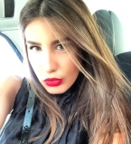 Кэти Топурия демонстрирует роскошную фигуру