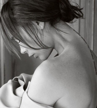 Виктория Бекхэм блистает в новой фотосессии