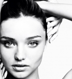 Миранда Керр поделилась пикантным снимком