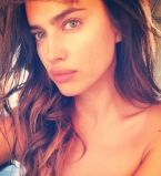 Ирина Шейк позирует с Криштиану Роналду