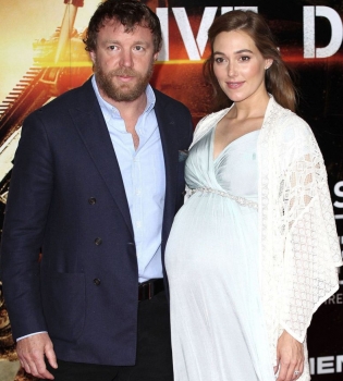 Гай Ричи стал отцом в пятый раз