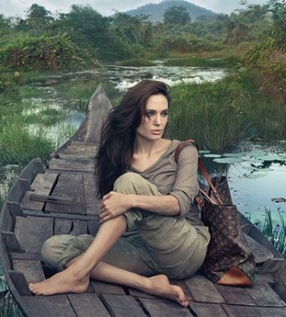 Анджелина Джоли в рекламе Louis Vuitton