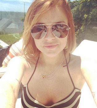 Линдсей Лохан демонстрирует фигуру в купальнике