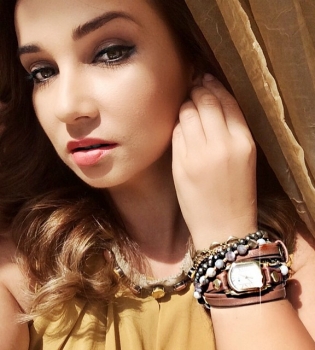 Анфиса Чехова опубликовала потрясающее семейной фото