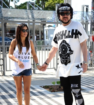 Ани Лорак и Филипп Киркоров трогательно держатся за руки