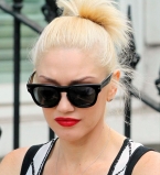 Гвен Стефани на прогулке с младшим сыном