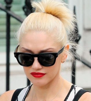 Гвен Стефани на прогулке с младшим сыном