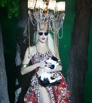 Оля Полякова рассказала о сути своего хита Асталависта, сепаратиста