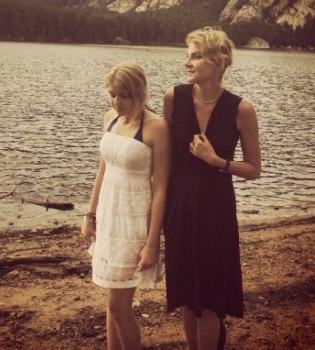 Рената Литвинова показала подросшую красавицу-дочь