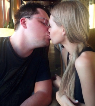 Кристина Асмус публично восхищается Харламовым