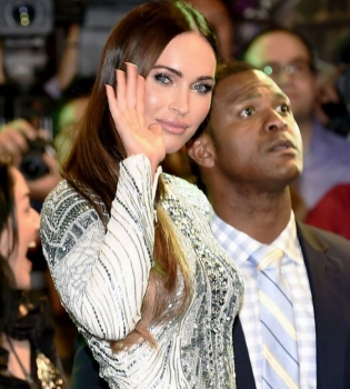 Меган Фокс показала ноги