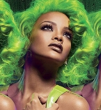 Рианна с зелеными волосами