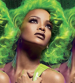 Рианна с зелеными волосами